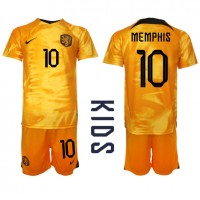 Niederlande Memphis Depay #10 Fußballbekleidung Heimtrikot Kinder WM 2022 Kurzarm (+ kurze hosen)